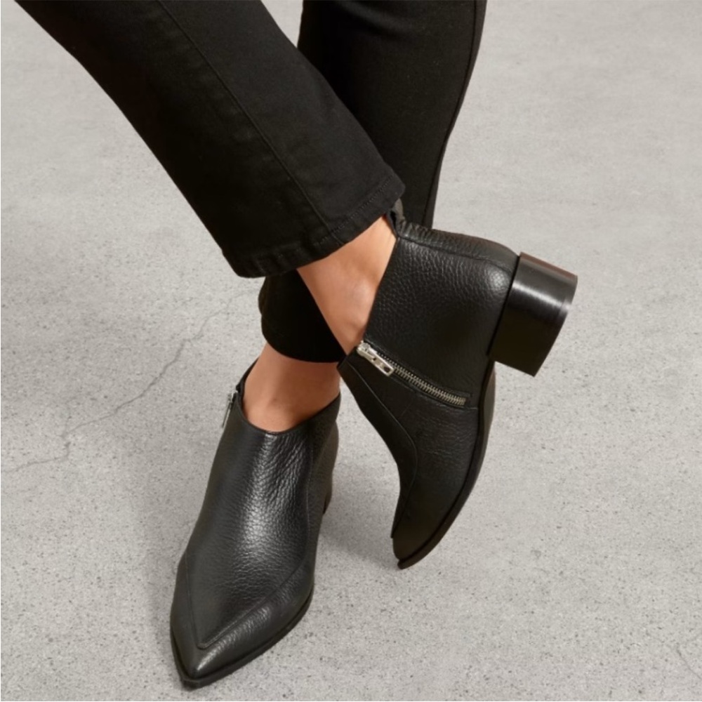 NIB Everlane Black boss pebble Ankle Booties